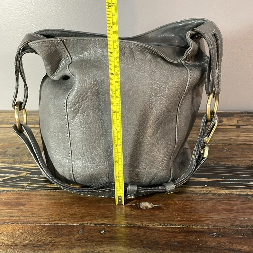 Italian made hobo purse in gorgeous grey leather - it’s so classic! - Picture 13 of 17